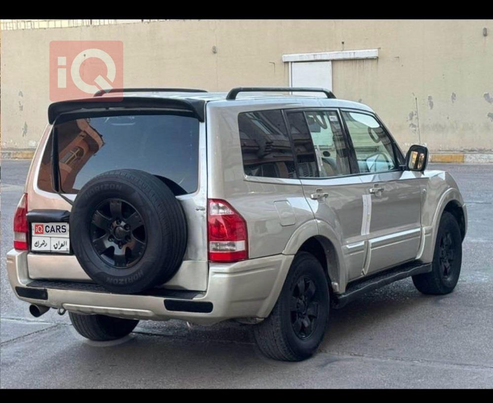 ميتسوبيشي باجيرو